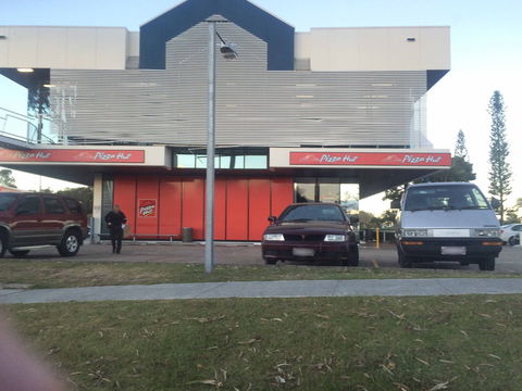 Pizza Hut - Runaway Bay - Sydney 4u 0