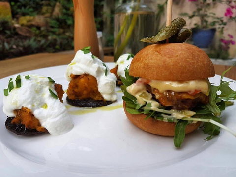 Saint Laura Cafe - Sydney 4u 0