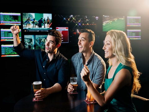 Steelers Leagues Club - Sydney 4u 1