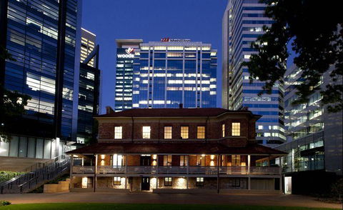 Lamont's Bishop's House - Sydney 4u 11
