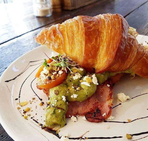Le P'tit Cafe - Sydney 4u 18