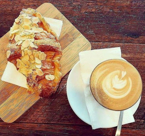 Le P'tit Cafe - Sydney 4u 52