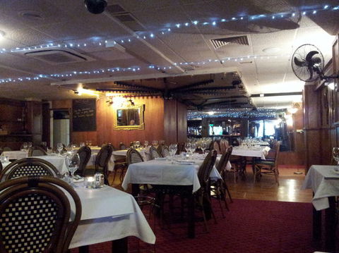 Bogart’s Bar & Grill - Sydney 4u 5