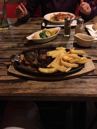 The Caves Country Pub - Sydney 4u 5