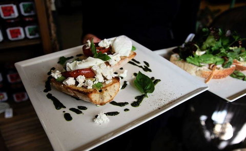 Worn-Out-Wares Cafe - Accommodation Sydney 11