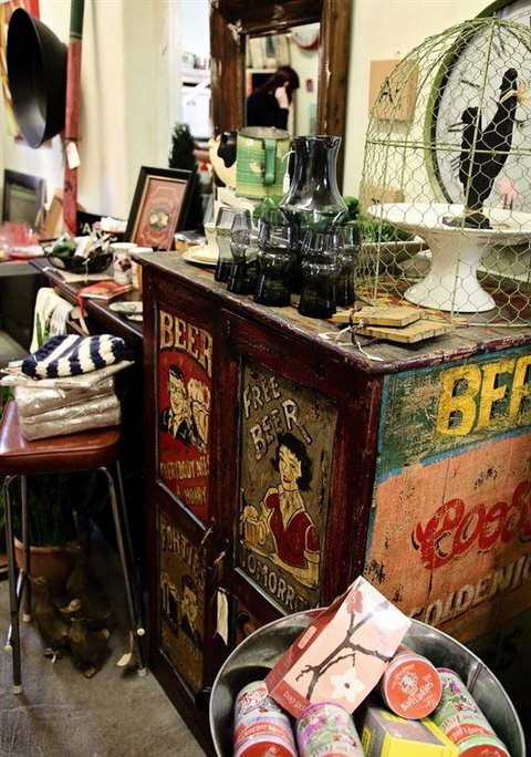 Worn-Out-Wares Cafe - Accommodation Sydney 8