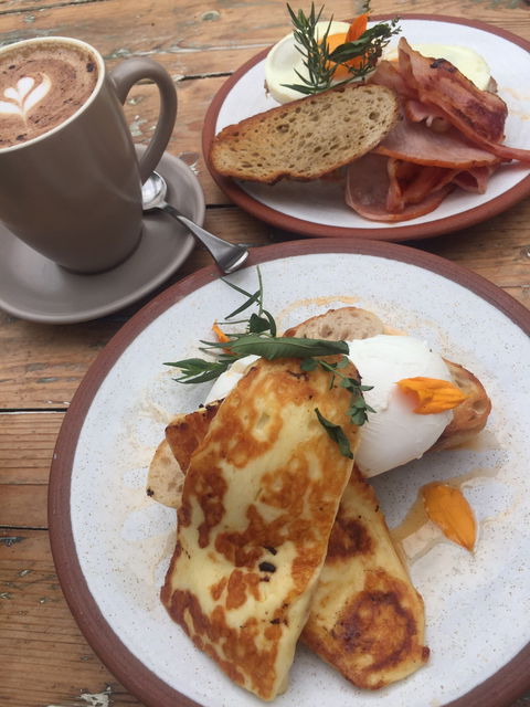 Czegs' Cafe - Sydney 4u 8