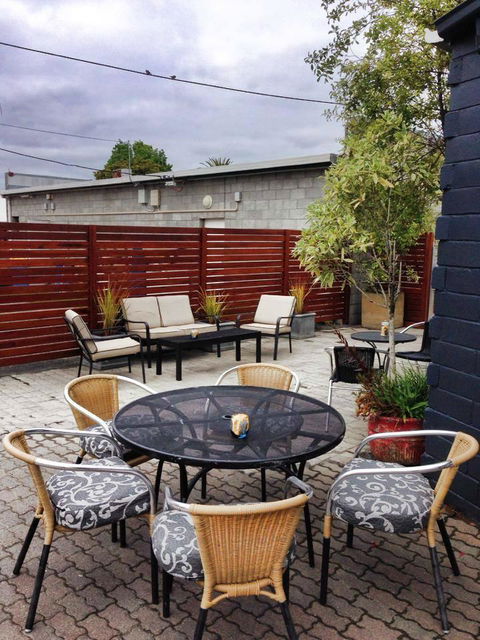 The Lifebuoy Cafe & Quail Street Emporium - Sydney 4u 4