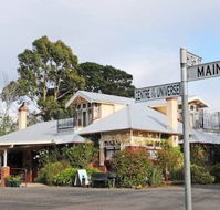Radio Springs Hotel - Sydney 4u
