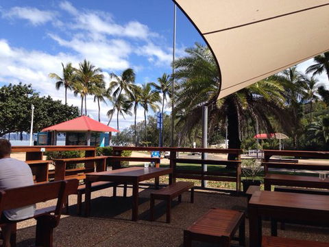 R&R Bar And Restaurant - Accommodation Sydney 0