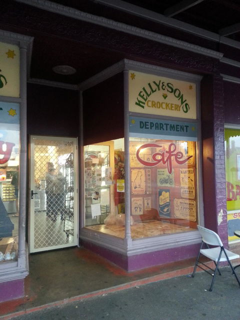 Mount Morgan Hot Bread Shop - Sydney 4u 4