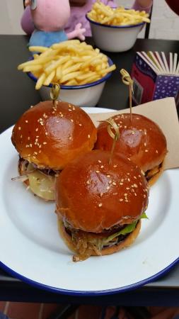 Burger Burger - Sydney Resort 0