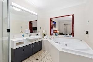 The Coffee House Apartments & Bistro - Sydney 4u 5