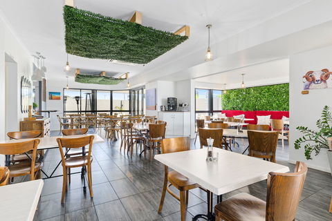 The Stirling Hotel Rockhampton - Sydney 4u 6