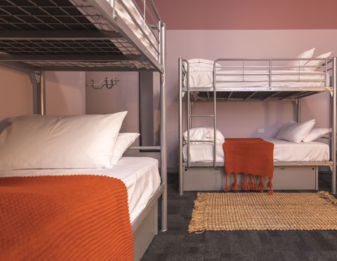 United Backpackers - Sydney 4u 5