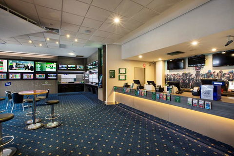 Nightcap At St Albans Hotel - Sydney 4u 4
