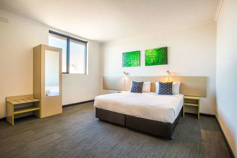 Nightcap At St Albans Hotel - Sydney 4u 6