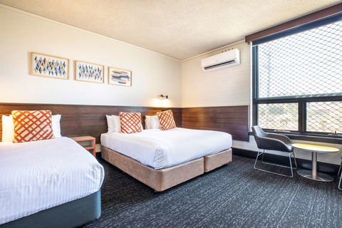 Nightcap At Glengala Hotel - Sydney 4u 0