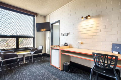 Nightcap At Glengala Hotel - Sydney 4u 1