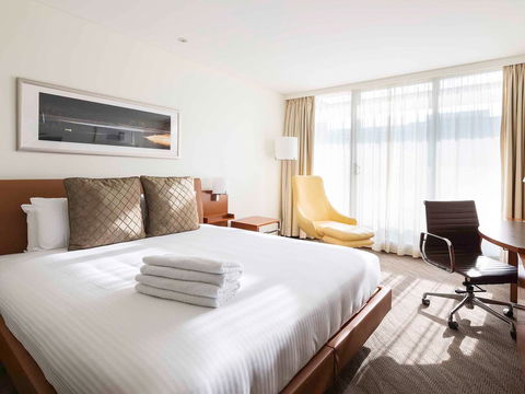 Novotel Canberra - Accommodation Sydney 3