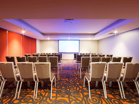 Novotel Canberra - Accommodation Sydney 7