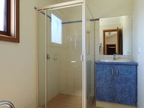 Adelaide Caravan Park - Sydney 4u 5