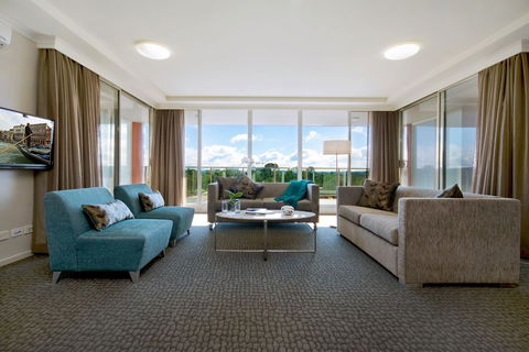 Pacific Suites Canberra - Accommodation Sydney 1