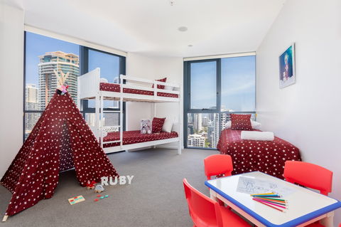 Arise Ruby Gold Coast - Sydney 4u 10