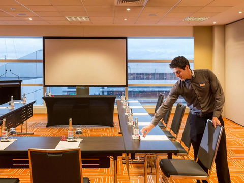 PARKROYAL Melbourne Airport - Accommodation Sydney 9