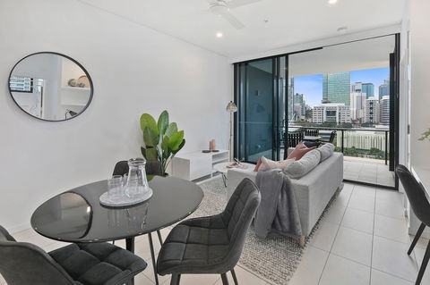 Arise On Hope Street - Sydney 4u 7