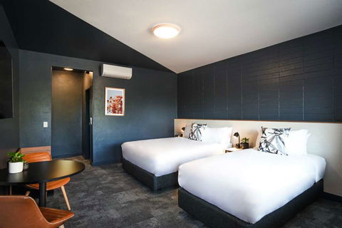 HotelMOTEL - Sydney 4u 7