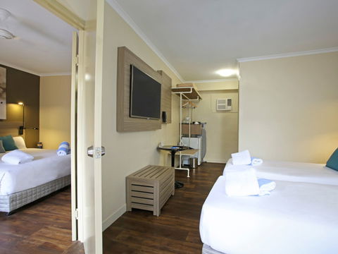 Mantra Club Croc - Sydney 4u 5