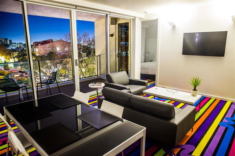 Adge Apartment Hotel - Sydney 4u 5