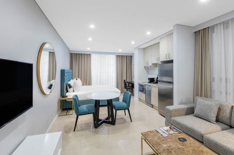 Meriton Suites Pitt Street - Accommodation Sydney 6
