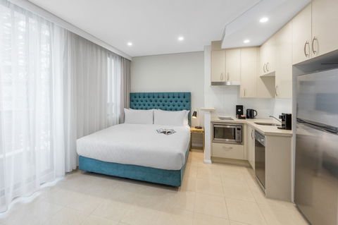 Meriton Suites Pitt Street - Accommodation Sydney 7
