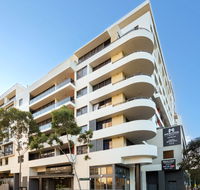 Meriton Suites Waterloo - Accommodation Sydney