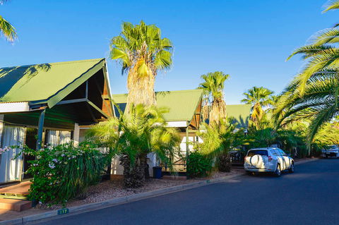 Desert Palms Alice Springs - Sydney 4u 0