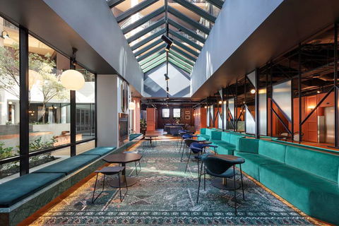 Amora Hotel Riverwalk Melbourne - Sydney 4u 4
