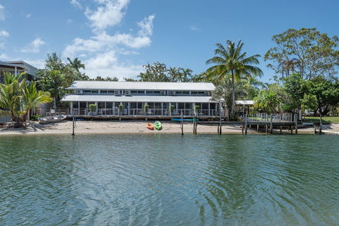 Caribbean Noosa - Accommodation Sydney 0