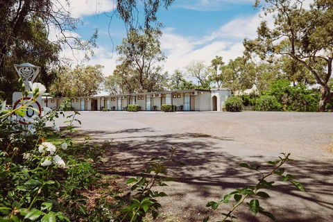 Artesian Spa Motor Inn - Accommodation Sydney 1