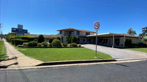 Sapphire City Motor Inn - Accommodation Sydney 1