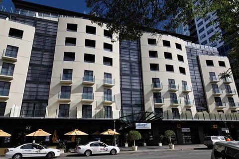 Mantra Hindmarsh Square - Accommodation Sydney 0