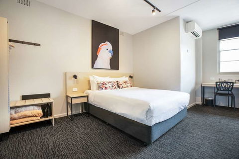 Nightcap At The Charles Hotel - Sydney 4u 1