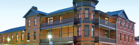 Ikon Hotel - Sydney 4u 1