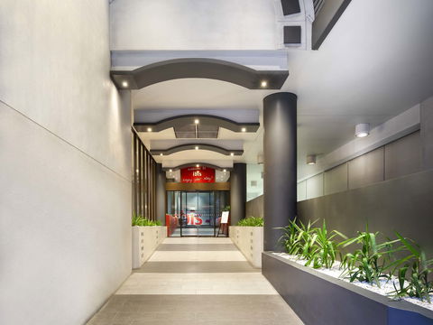 Ibis Hotel - Sydney 4u 1