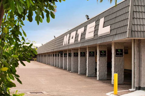 Dalrymple Motel - Accommodation Sydney 0