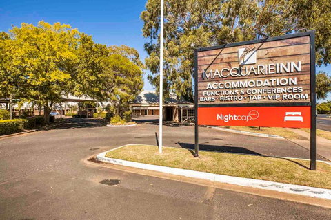 Macquarie Inn - Accommodation Sydney 0
