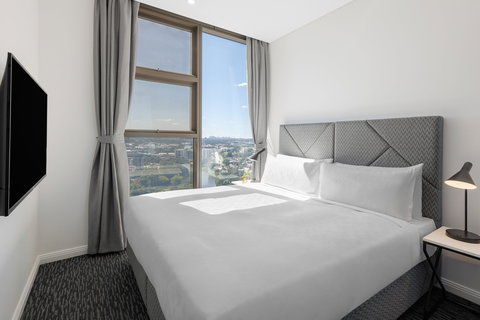 Meriton Suites George St - Accommodation Sydney 1