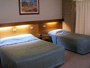 Great Eastern Motor Inn - Sydney 4u 1