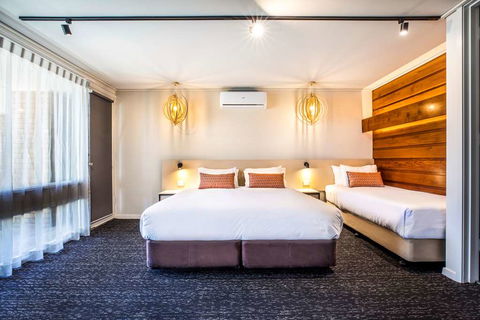 Nightcap At Gateway Hotel - Sydney 4u 4